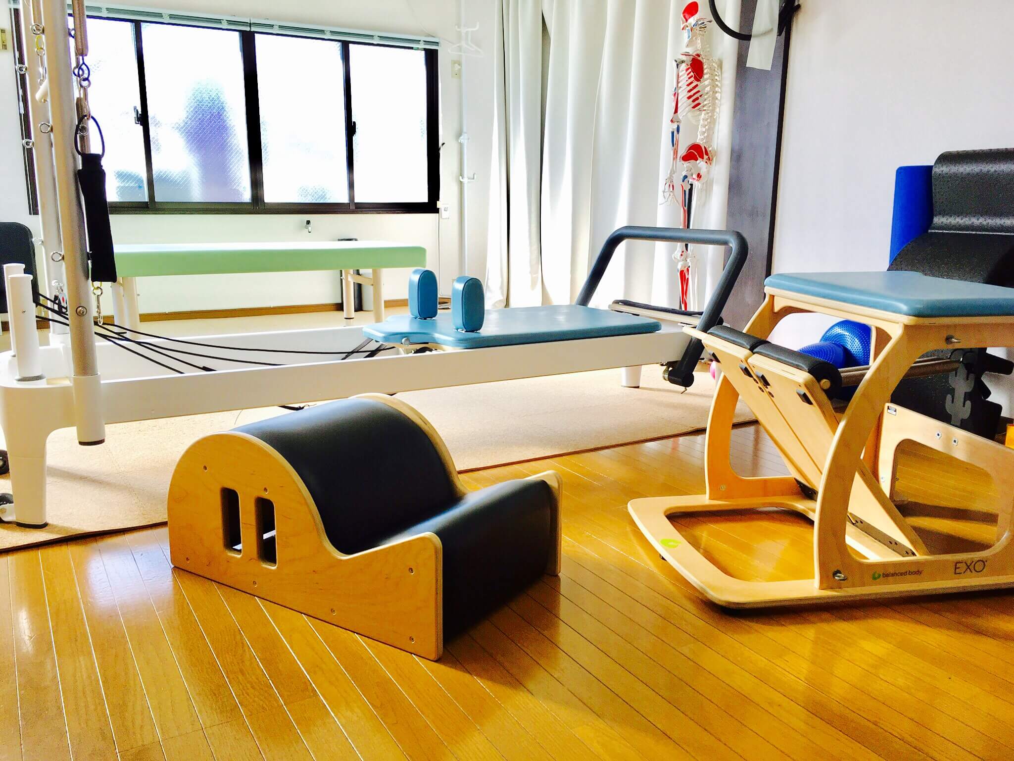 逗子Reformer逗子院のマシンピラティス指導風景